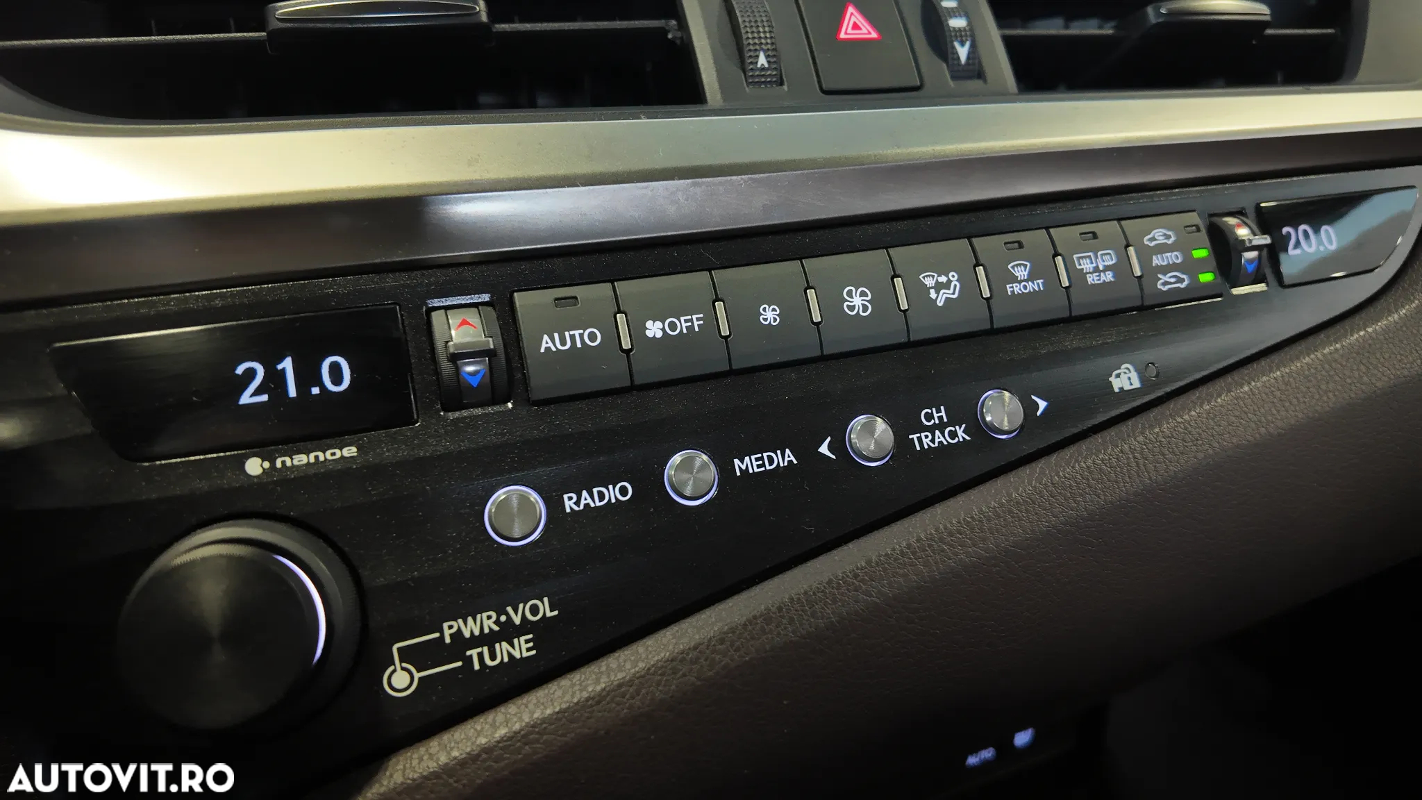 Lexus Seria ES 300h Executive - 31