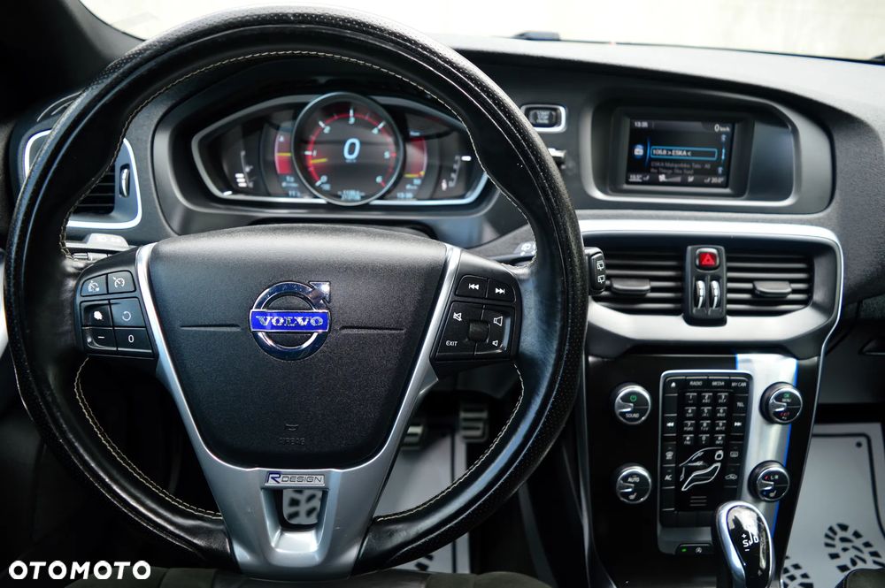 Volvo V40 D3 Geartronic R Design - 17