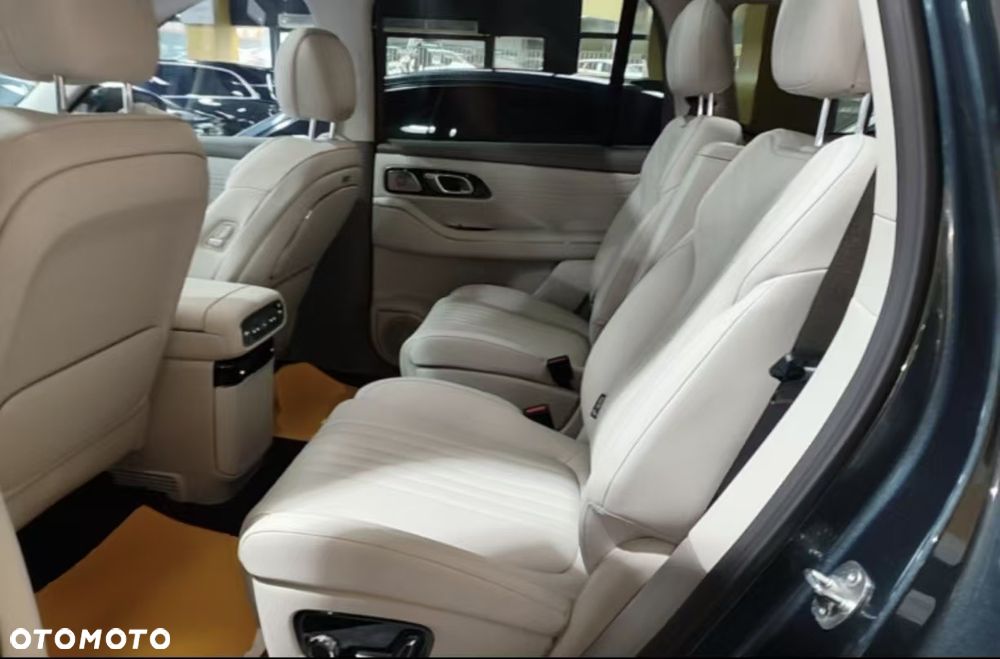 Geely M9 - 4