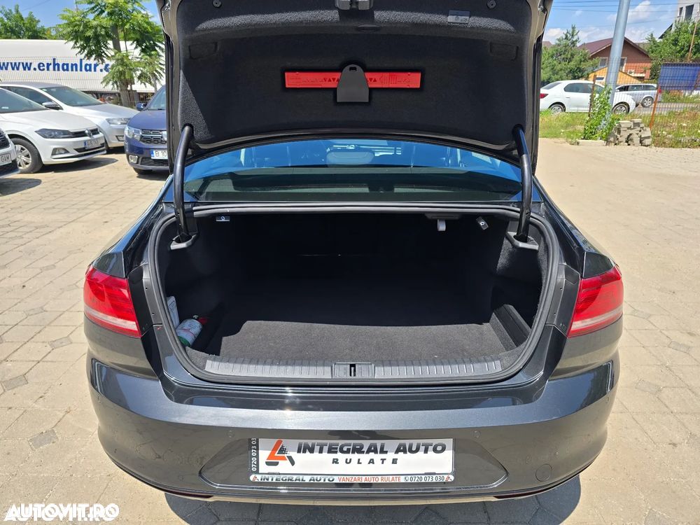 Volkswagen Passat 1.5 TSI ACT DSG Comfortline - 32