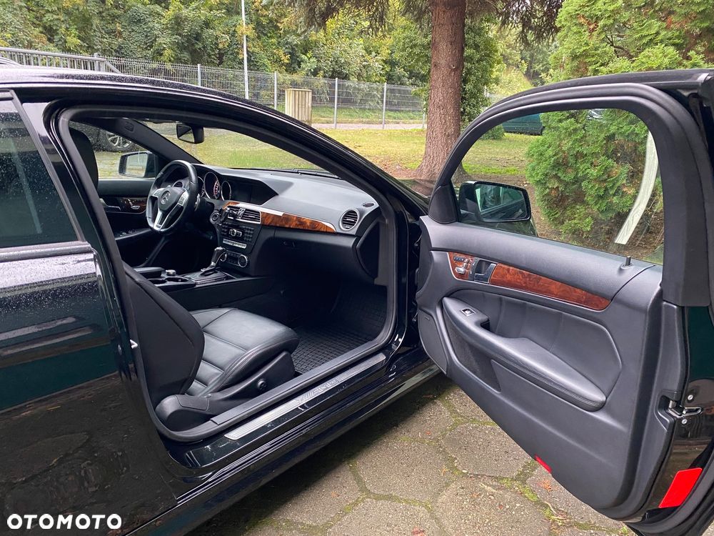 Mercedes-Benz Klasa C 63 AMG - 6