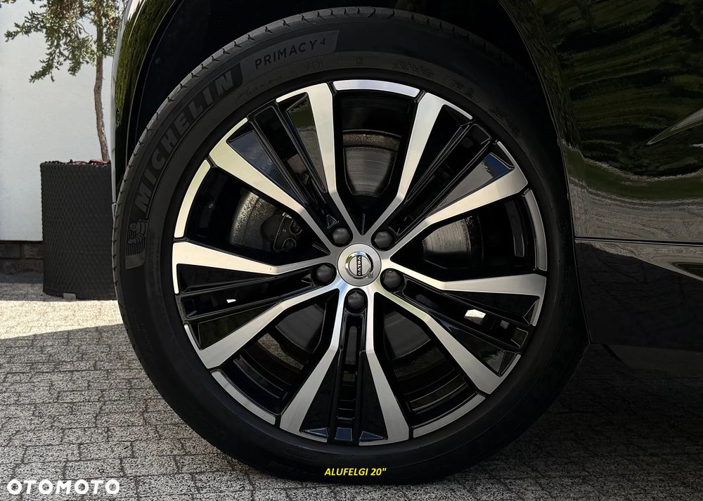 Volvo XC 60 B4 D AWD Plus Dark - 36