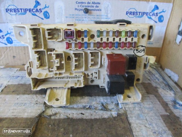Caixa Fusiveis 8922144030 TOYOTA AVENSIS VERSO 2004 2.0D4D - 1