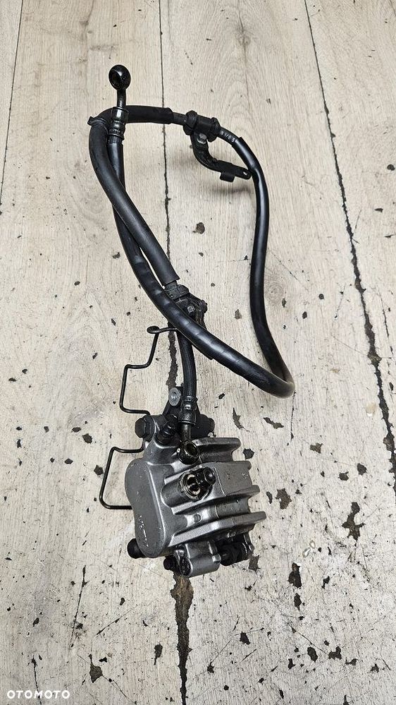 Honda vt750 c2 rc44   Zacisk hamulcowy przód Honda - 7