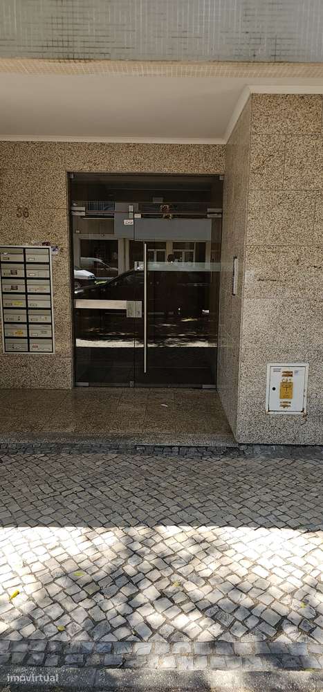 T3 com garagem junto ao Glicínias Plaza e Universidade de Aveiro - Grande imagem: 2/9