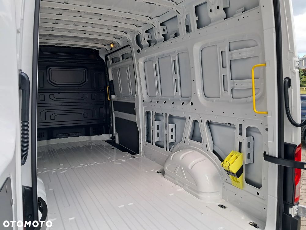 Volkswagen Crafter - 11