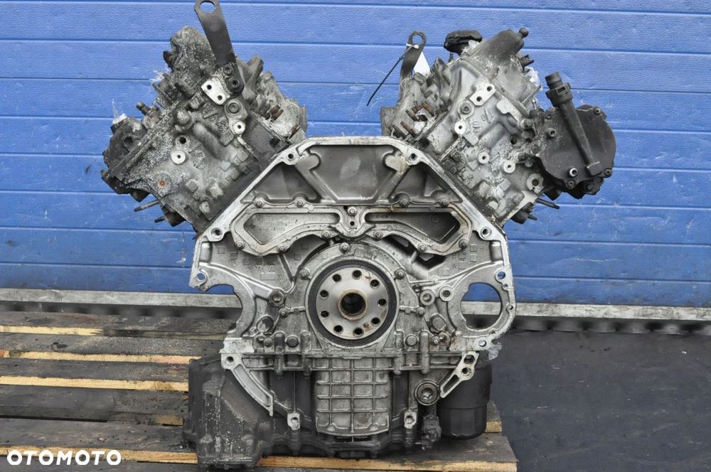 BMW 7 F01 F02 F10 F11 F12 4.4 V8 SILNIK N63B44A - 2