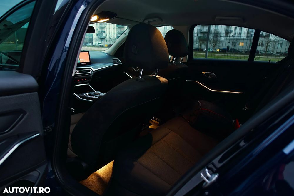 BMW Seria 3 320d xDrive AT MHEV - 26
