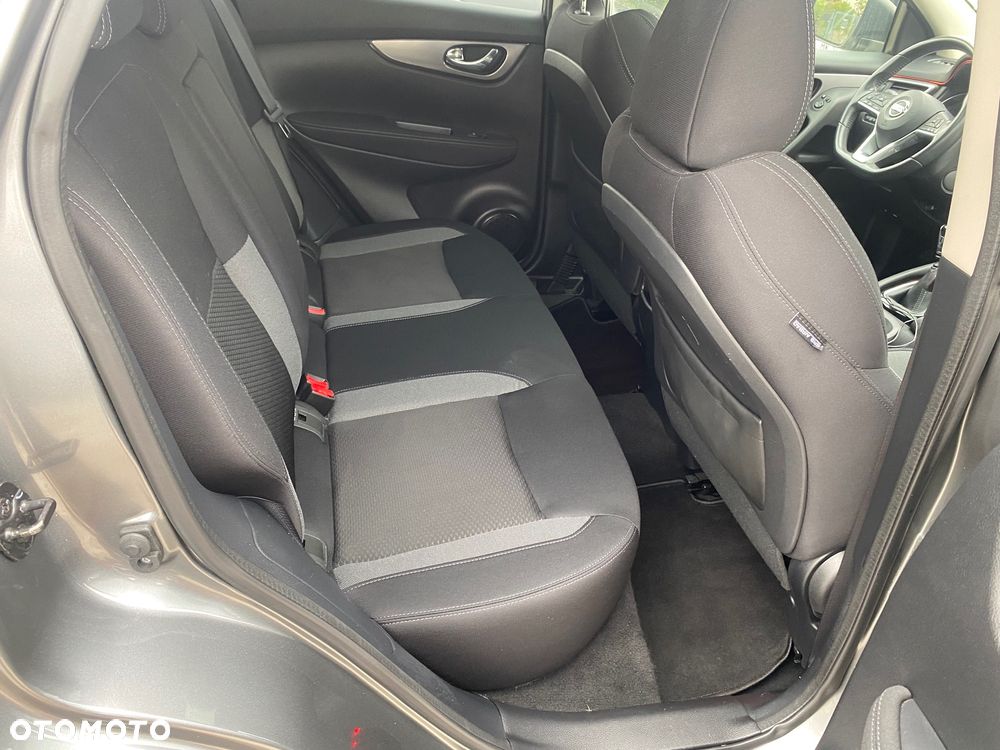 Nissan Qashqai 1.6 DIG-T N-Connecta - 27