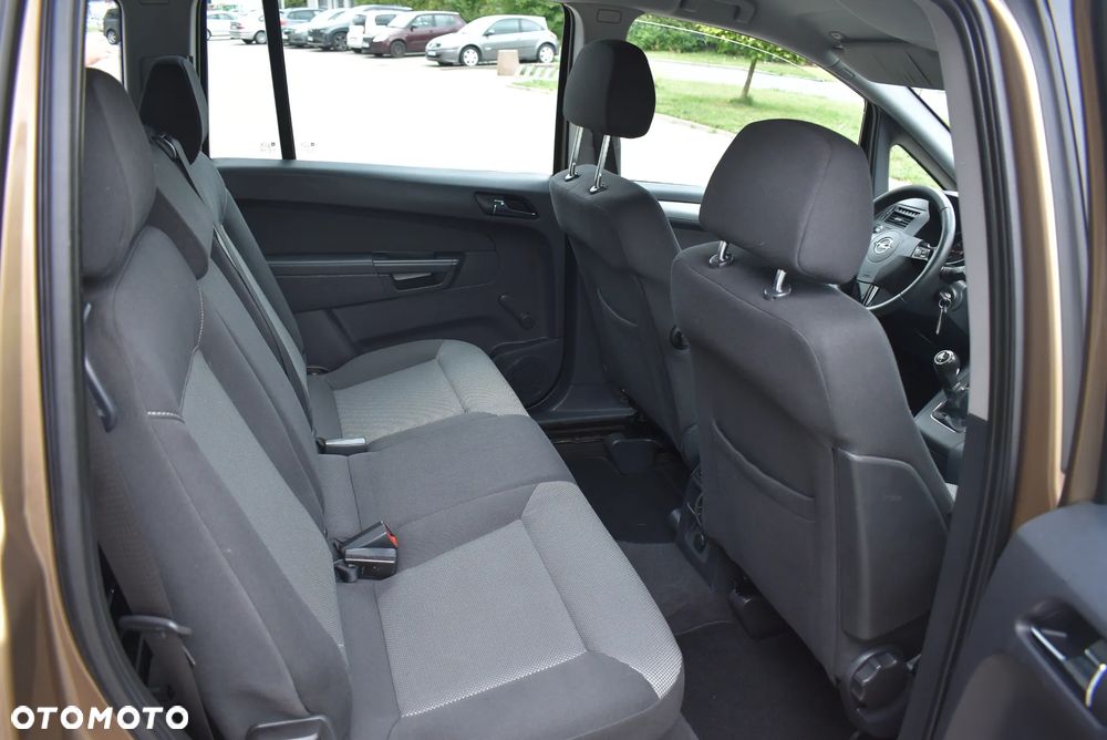 Opel Zafira - 35