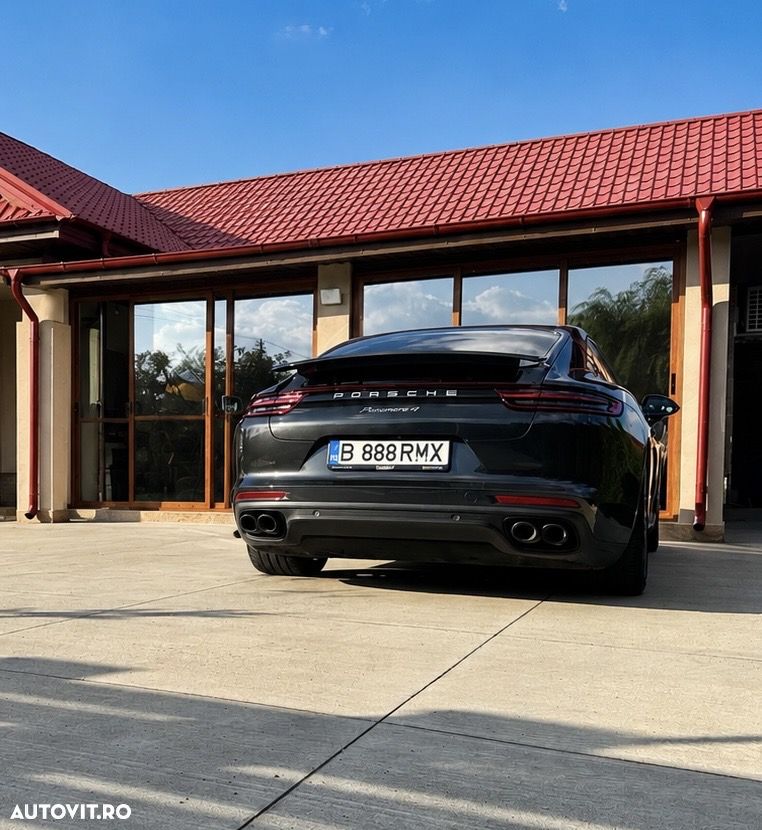 Porsche Panamera 4 - 8