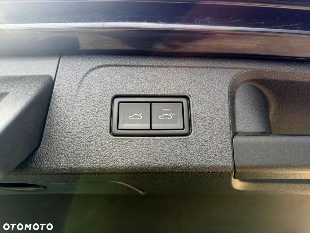 Volkswagen Passat - 12