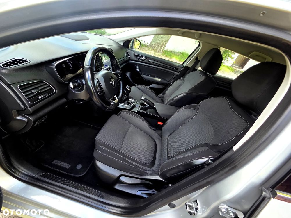 Renault Megane 1.5 Blue dCi Equilibre - 6