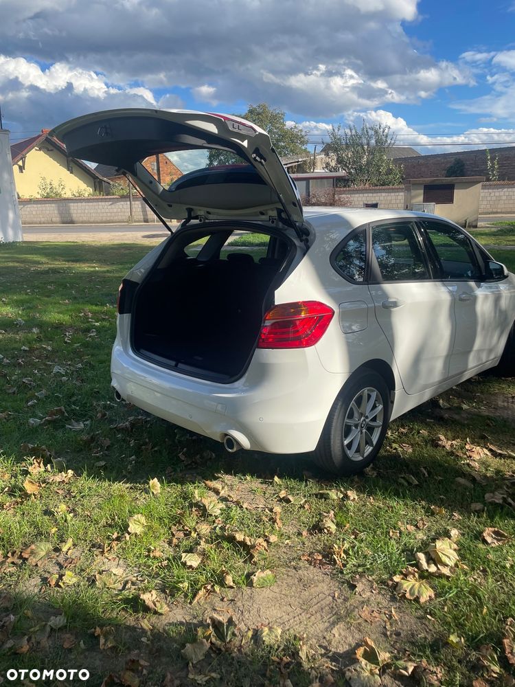 BMW Seria 2 218d - 8