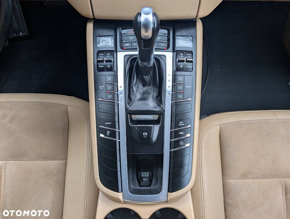 Porsche Macan Standard - 16