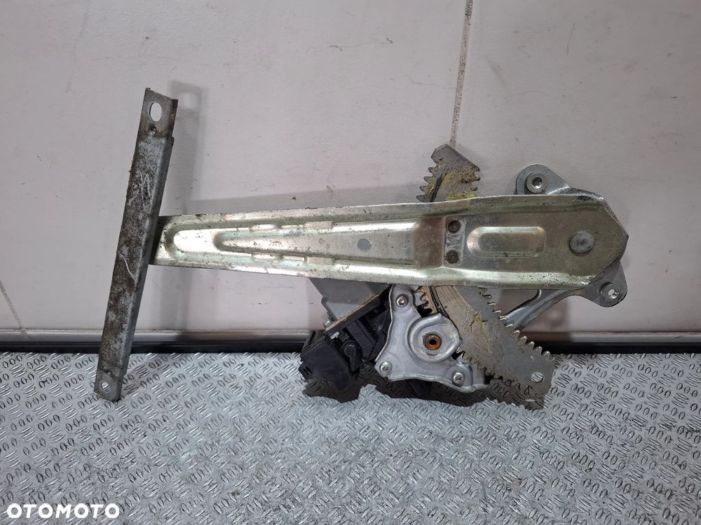 Podnośnik mechanizm szyby drzwi prawy tył Nissan Juke F15 2011 rok - 2