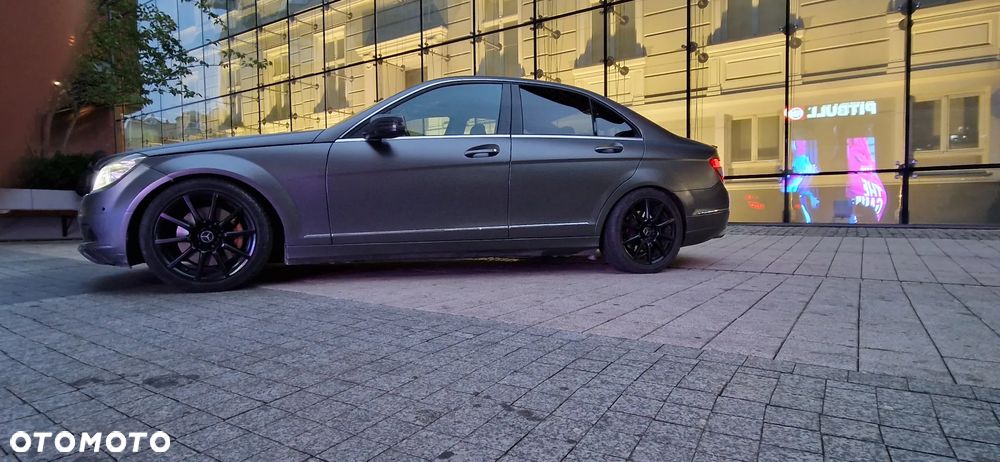Mercedes-Benz Klasa C 320 CDI 7G-TRONIC Avantgarde DPF Sport Edition - 8