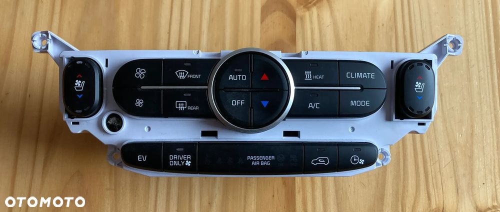 Panel klimatyzacji KIA Soul II 14-19r 97250-e4020 - 1