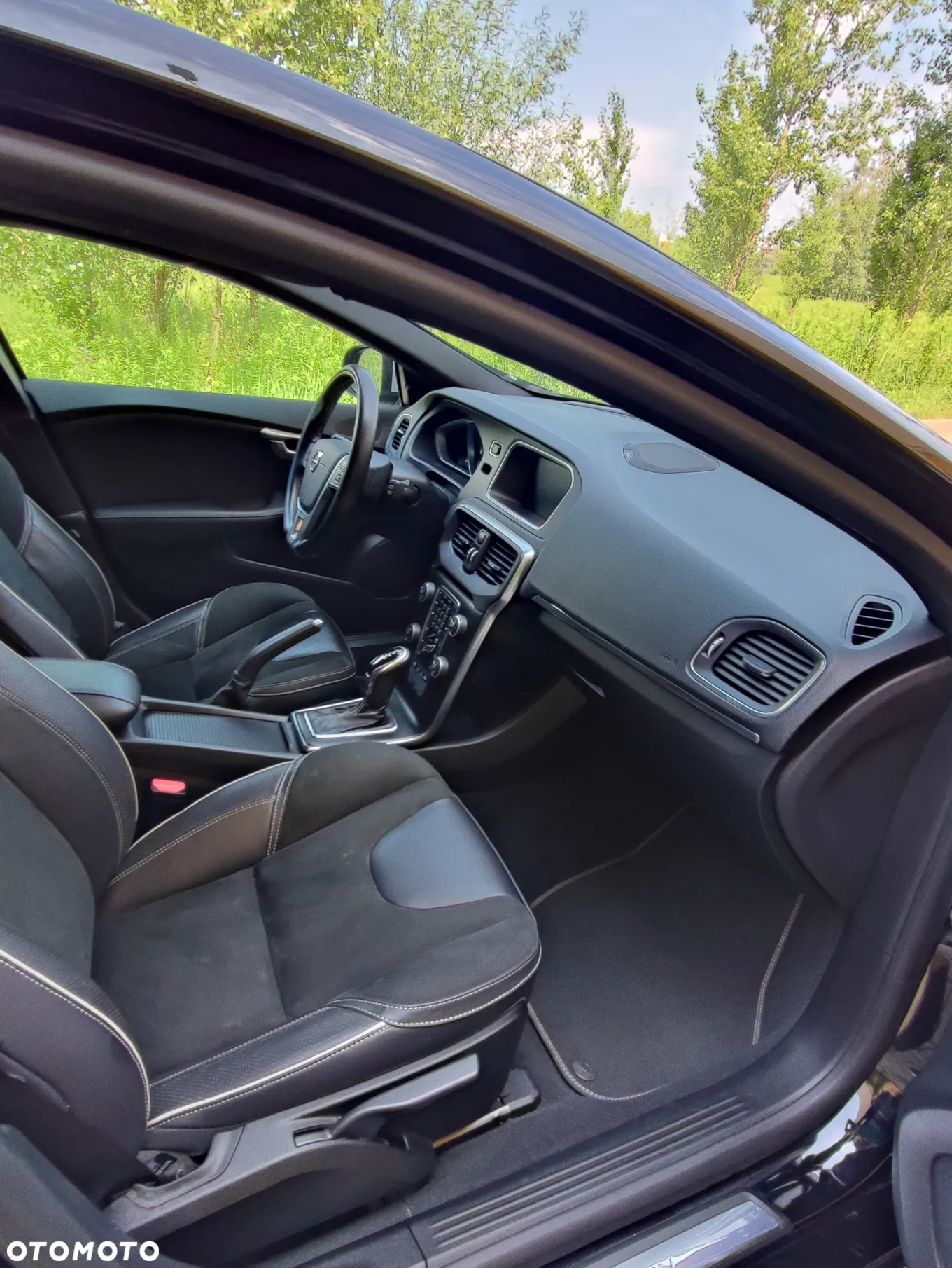Volvo V40 T3 Geartronic RDesign - 17