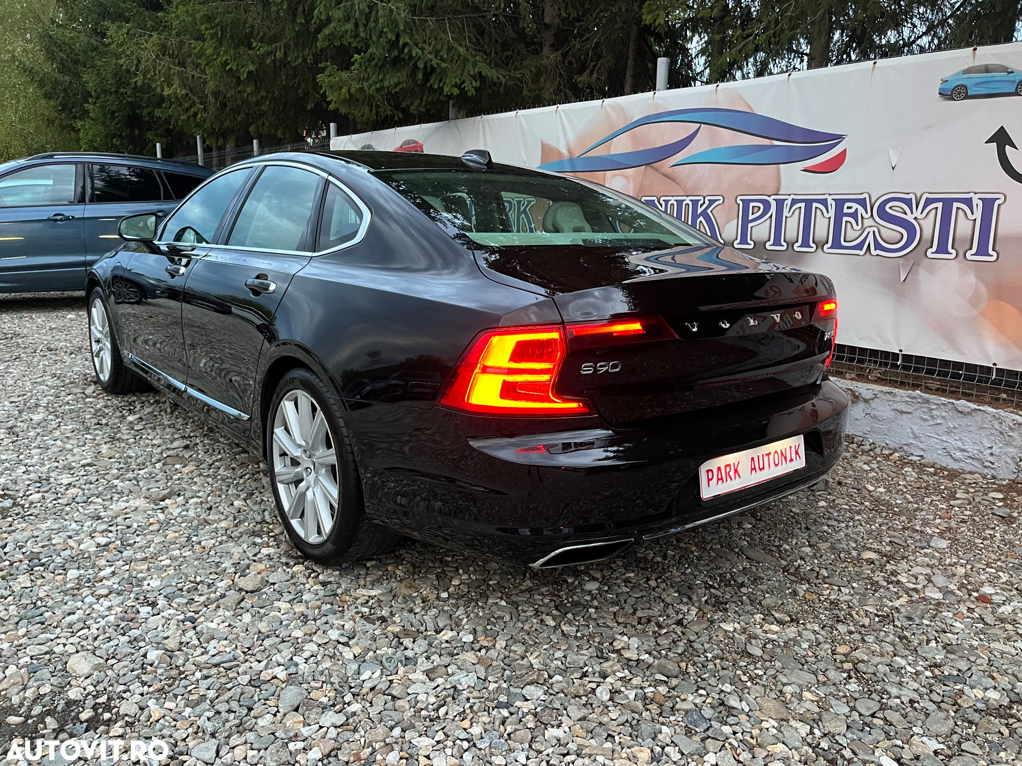 Volvo S90 T8 Twin Engine AWD Geartronic Inscription - 4