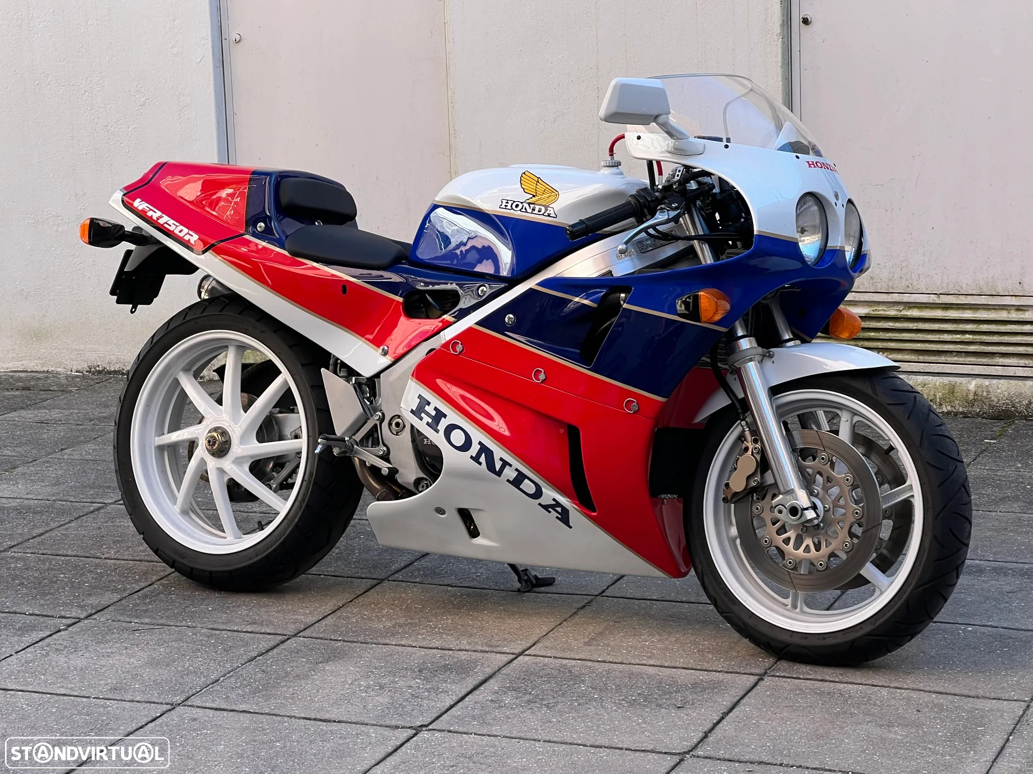 Honda VFR VFR750 RC30 - 3
