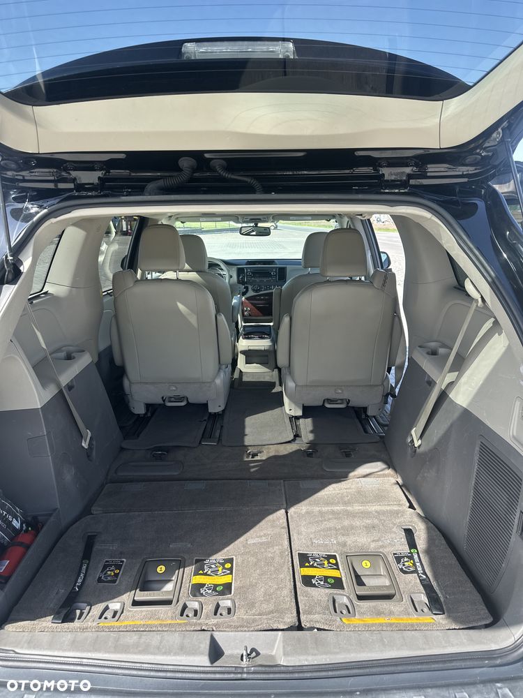 Toyota Sienna 3.5 V6 XLE AWD - 6