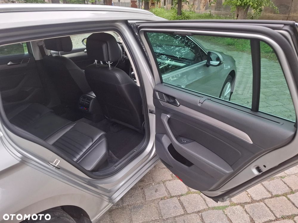 Volkswagen Passat 2.0 TDI SCR DSG Highline - 16