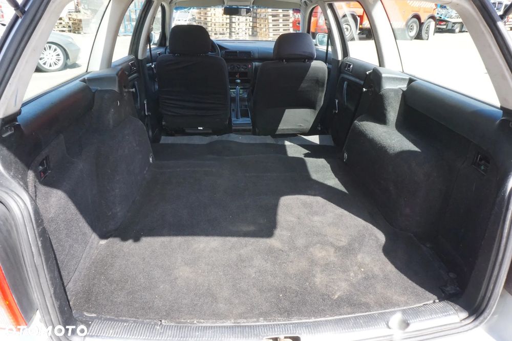 Volkswagen Passat - 13