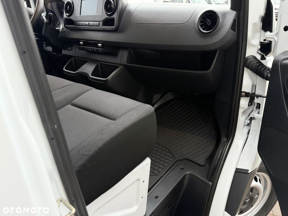 Mercedes-Benz Sprinter 3,0 319 Izoterma Winda - 25