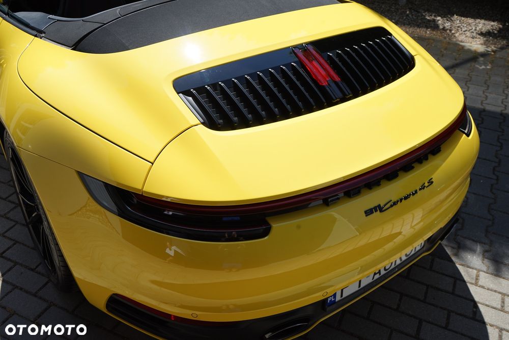 Porsche 911 Carrera 4S - 15