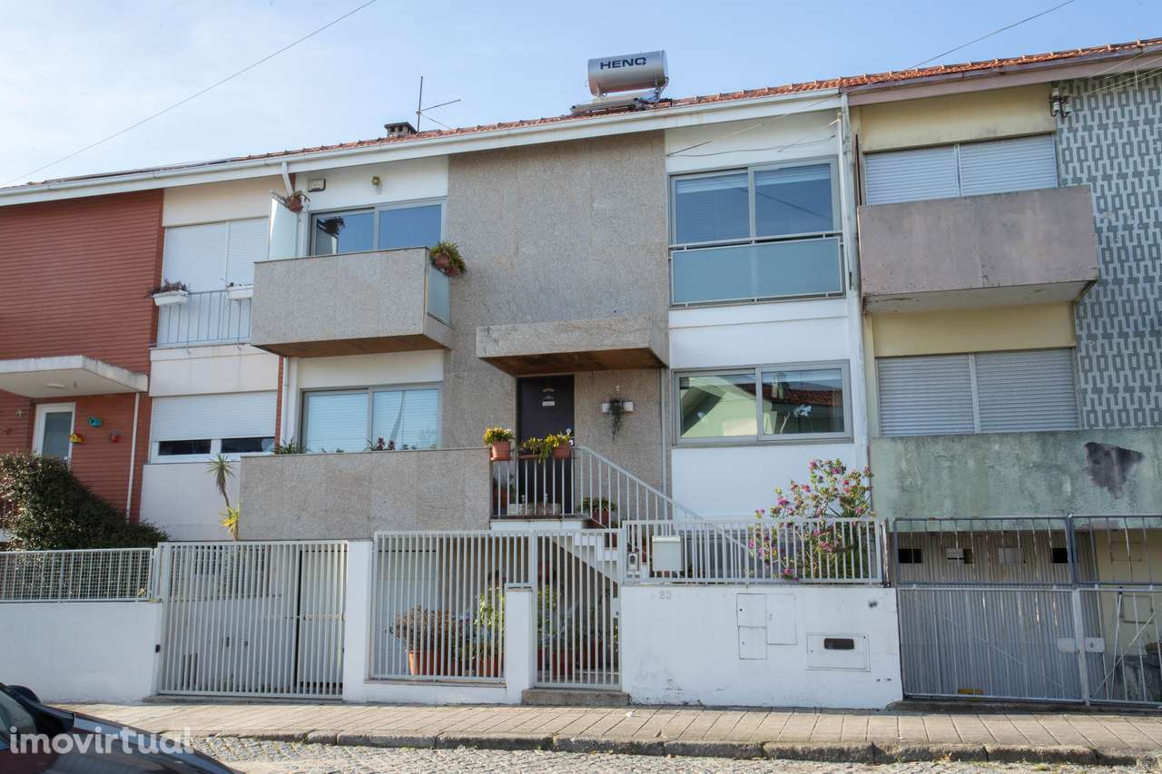 Moradia T3+1 a 200m de Santo Ovídio - Grande imagem: 4/58