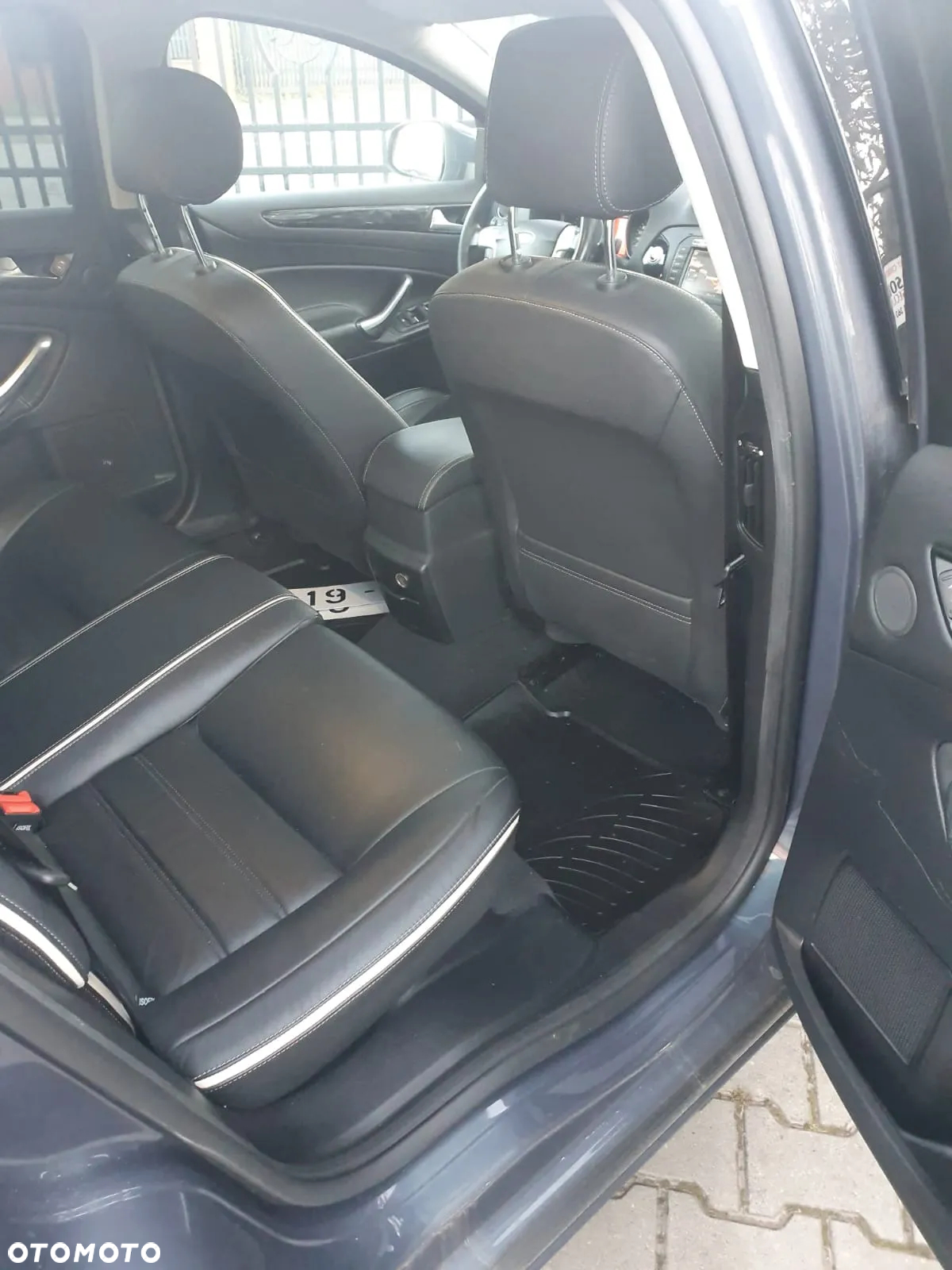 Ford Mondeo 2.0 TDCI Black Magic - 16
