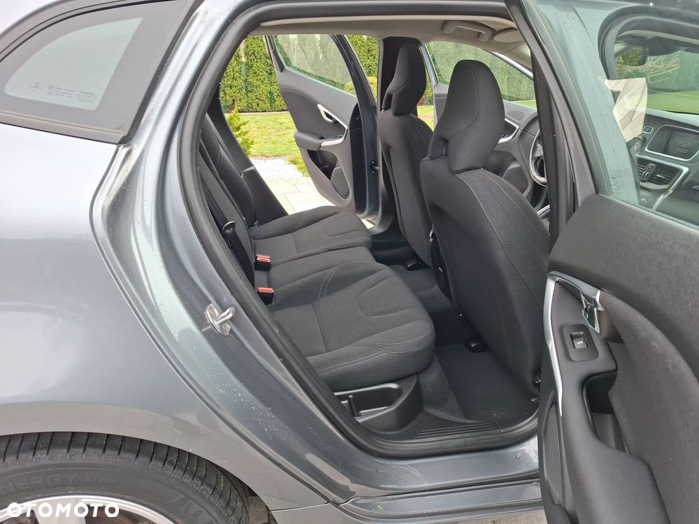 Volvo V40 T2 You - 23
