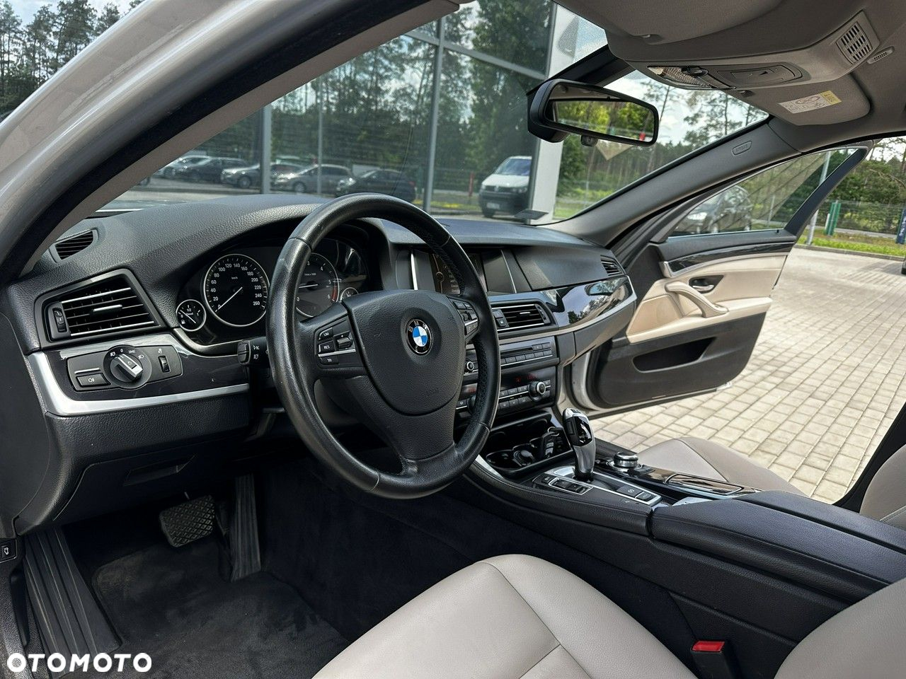 BMW Seria 5 525d Touring - 9