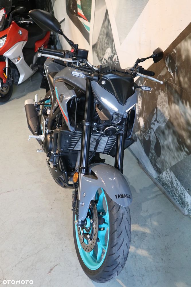Yamaha MT - 17