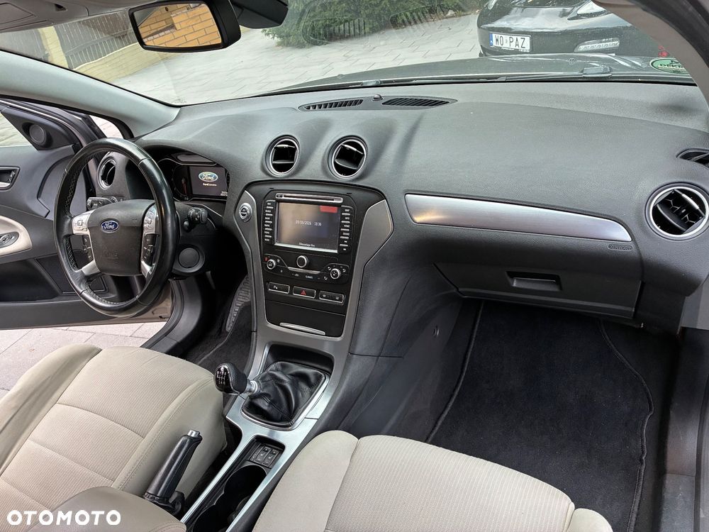 Ford Mondeo - 28