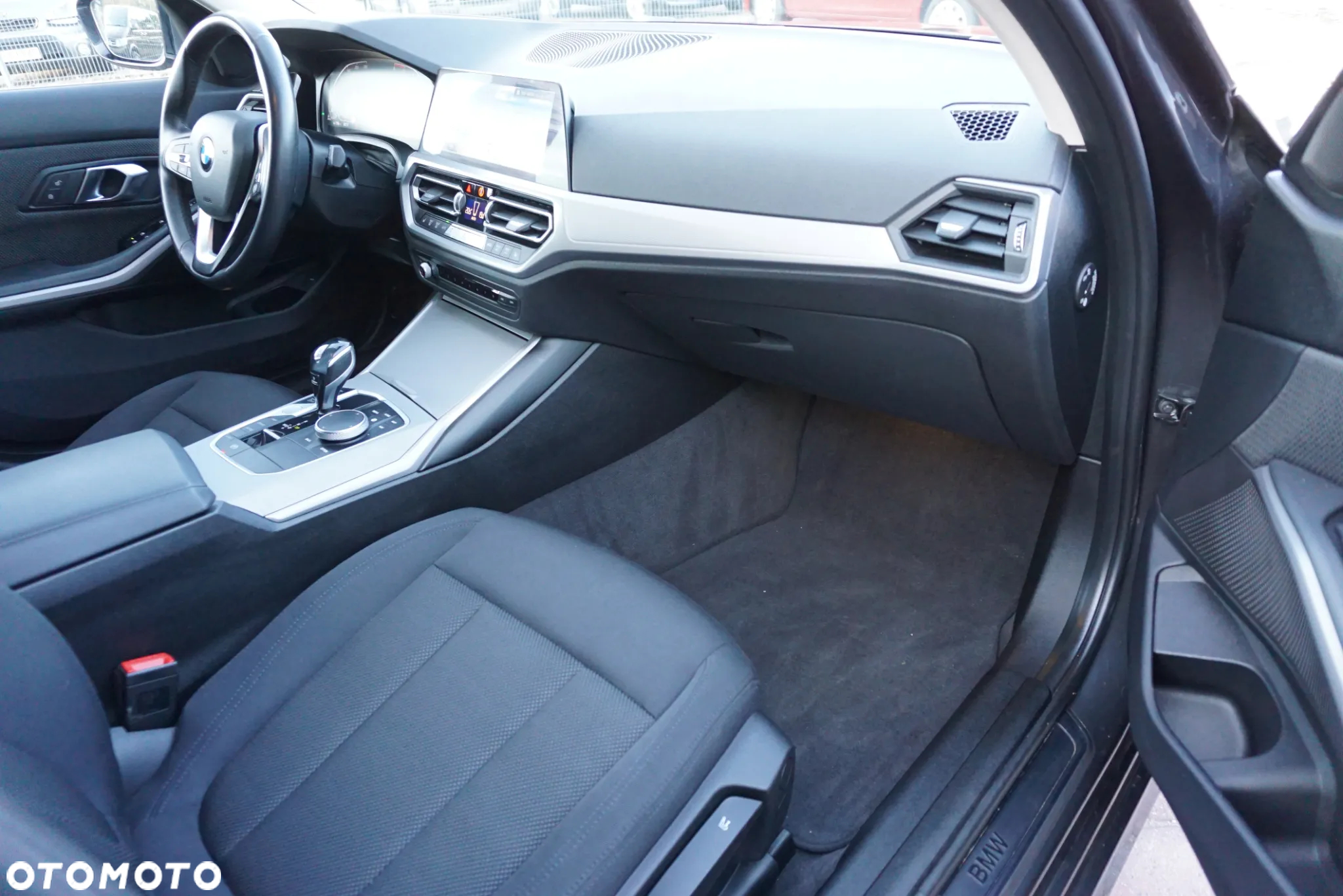 BMW Seria 3 320d Touring xDrive Sport Line - 17