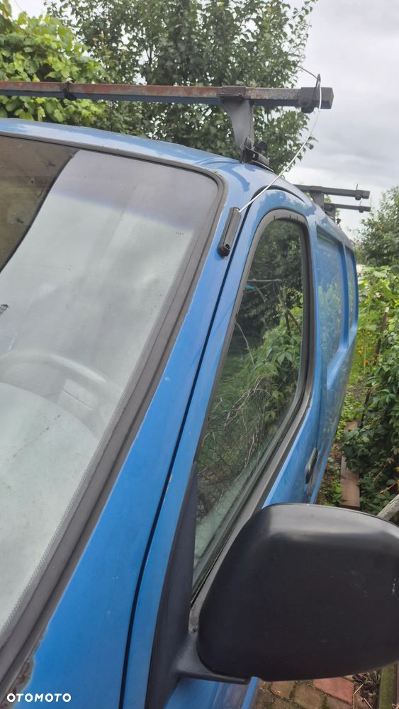 Toyota HIACE - 18