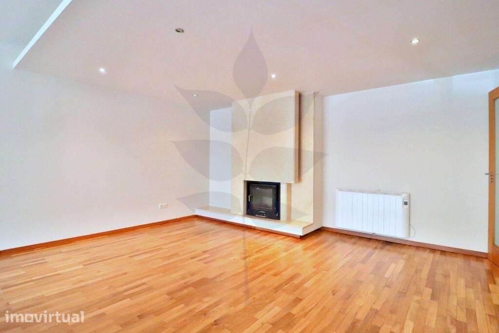 Apartamento T4 - São Vítor - Garagem para 2 viaturas - Grande imagem: 4/56