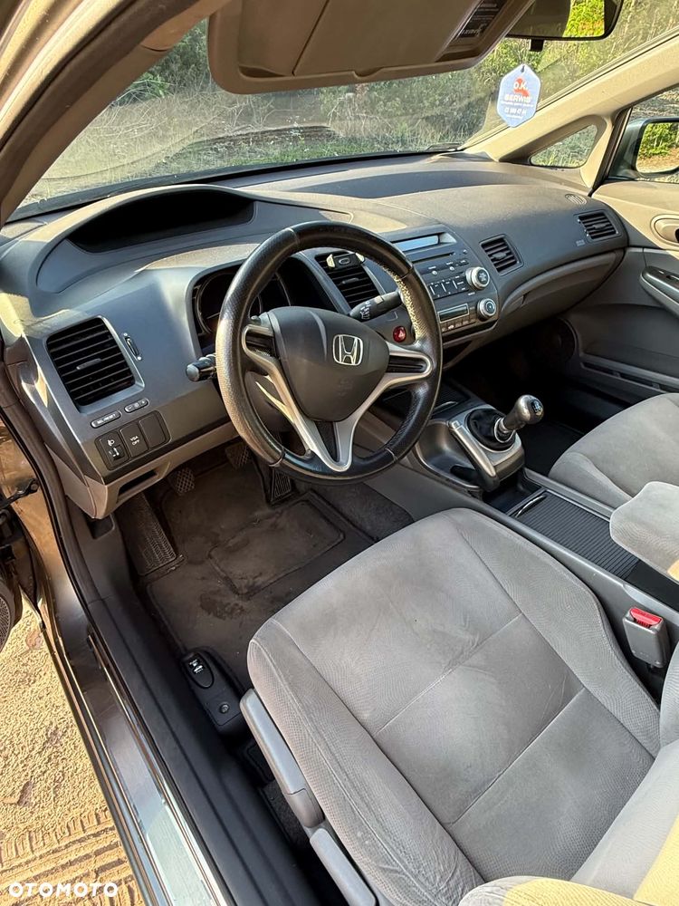 Honda Civic 1.8 Comfort - 23