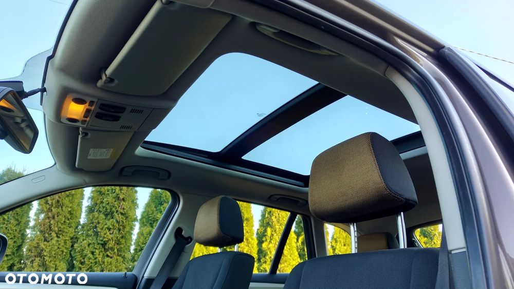 BMW X1 sDrive18d xLine - 24