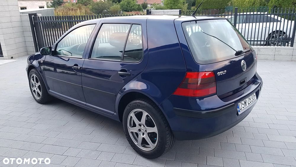 Volkswagen Golf 1.6 Comfortline - 3