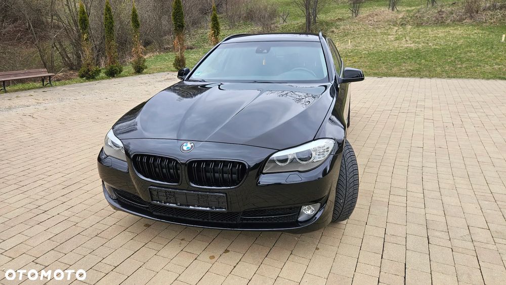 BMW Seria 5 525d xDrive Sport-Aut Modern Line - 2