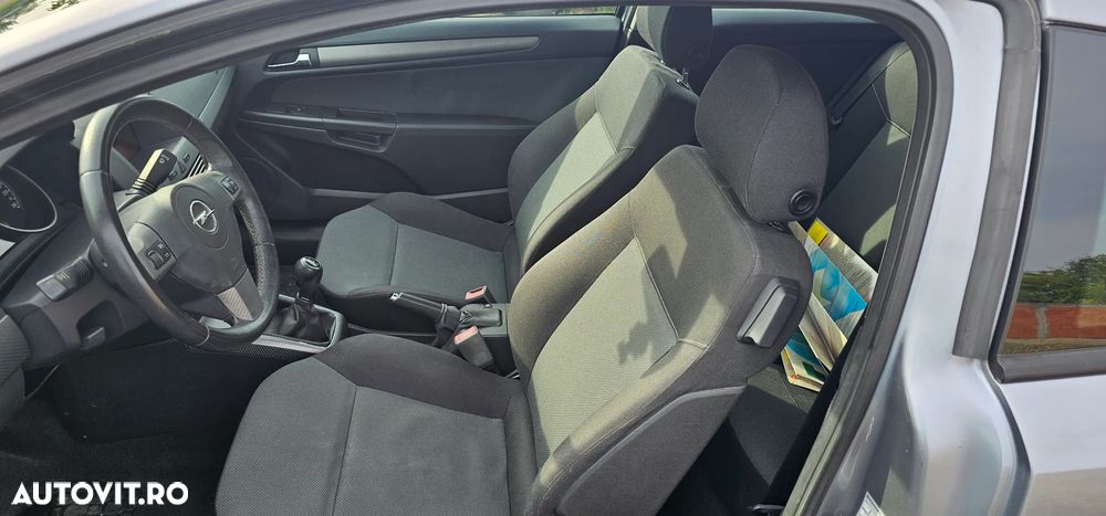 Opel Astra GTC 1.6 Cosmo - 6