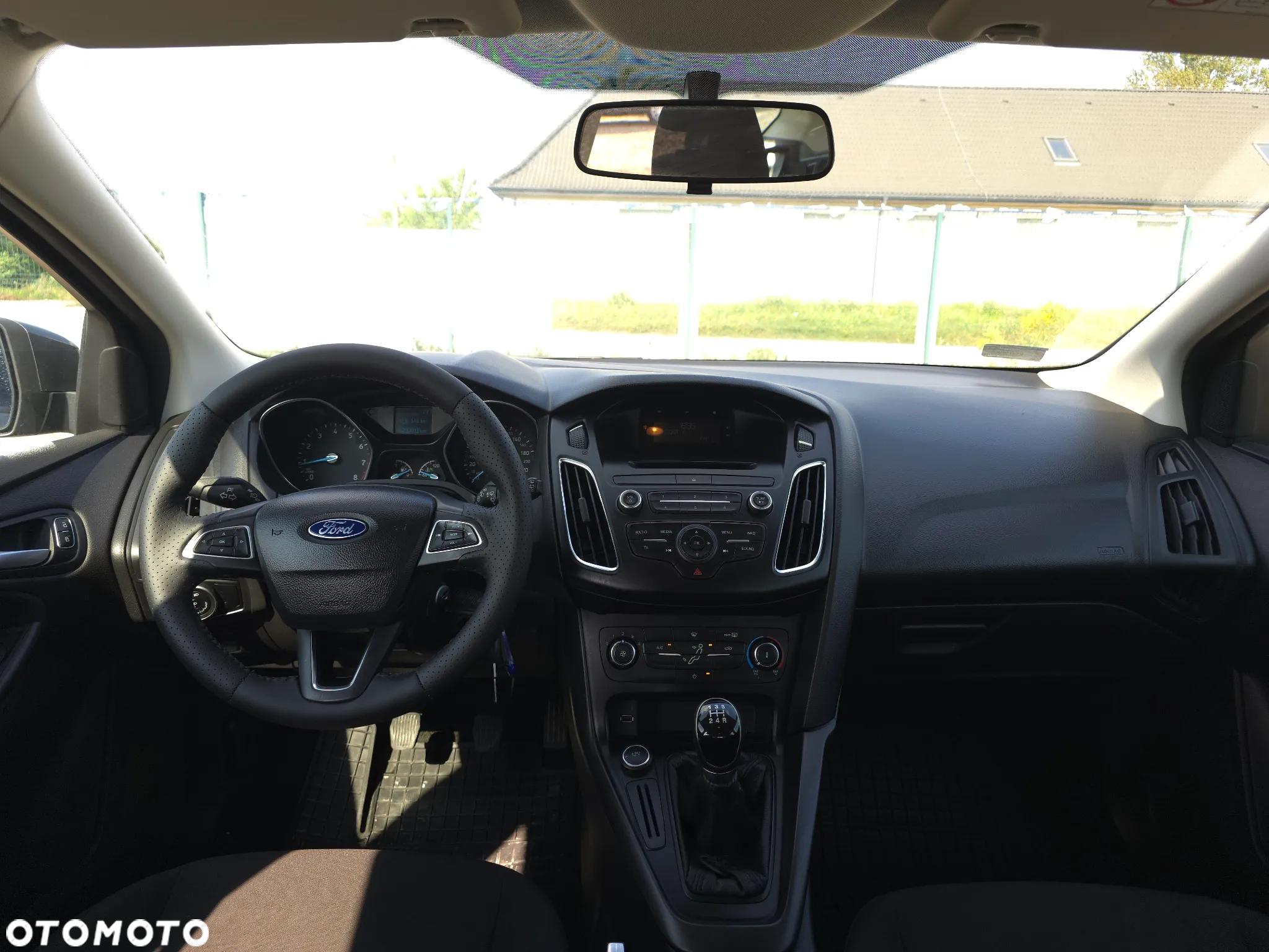 Ford Focus 1.6 Ambiente - 30