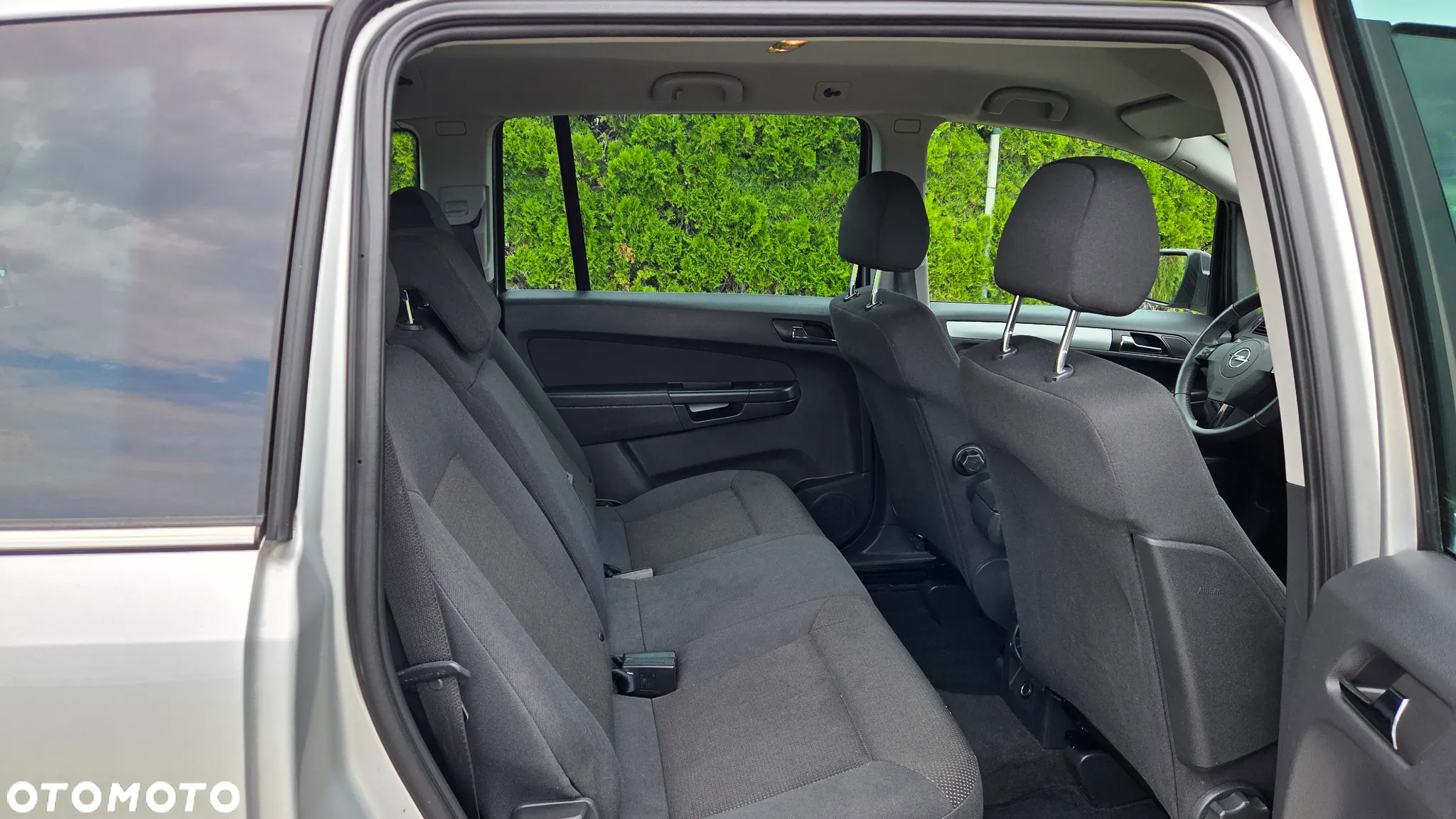 Opel Zafira 1.8 Cosmo - 18
