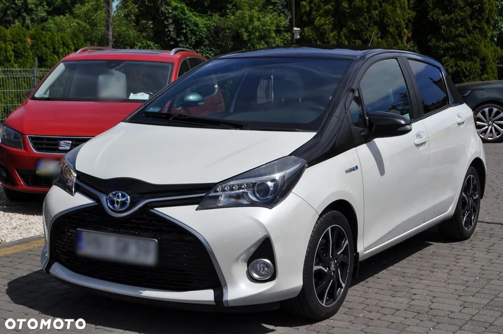 Toyota Yaris Hybrid 100 Selection Platinum - 5