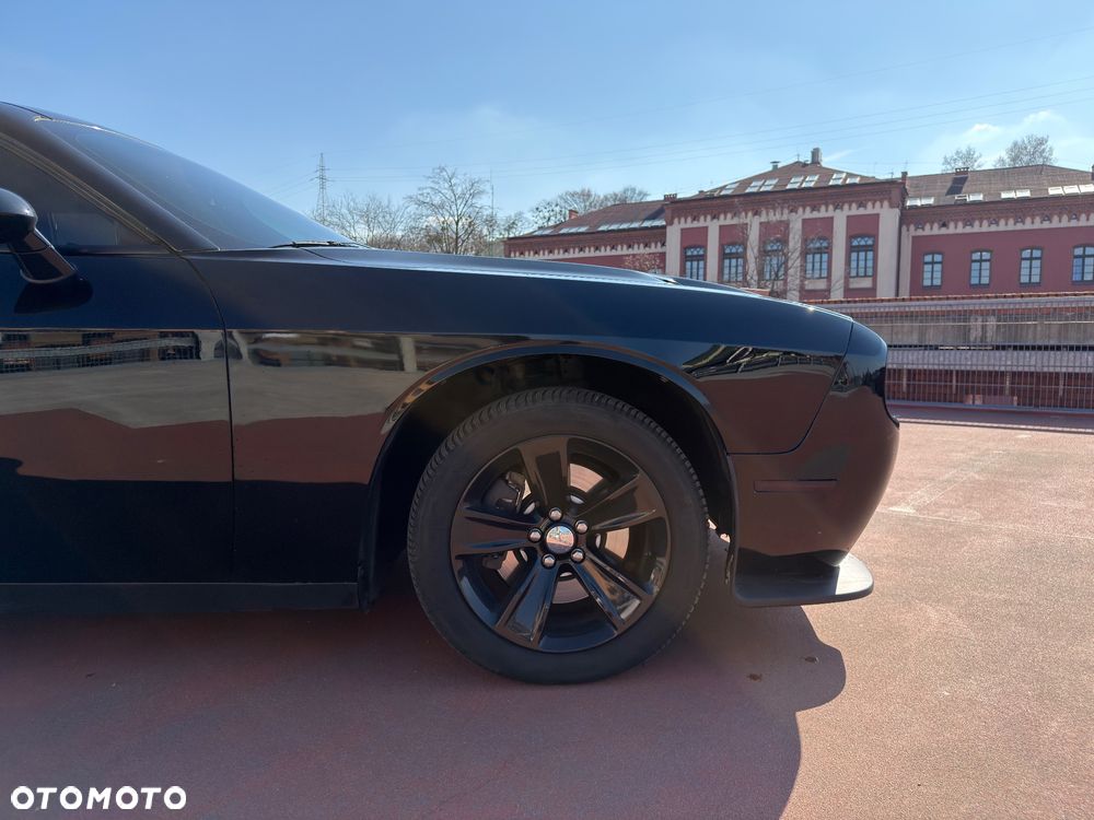 Dodge Challenger - 18