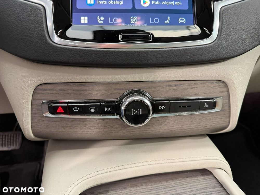 Volvo XC 90 - 25