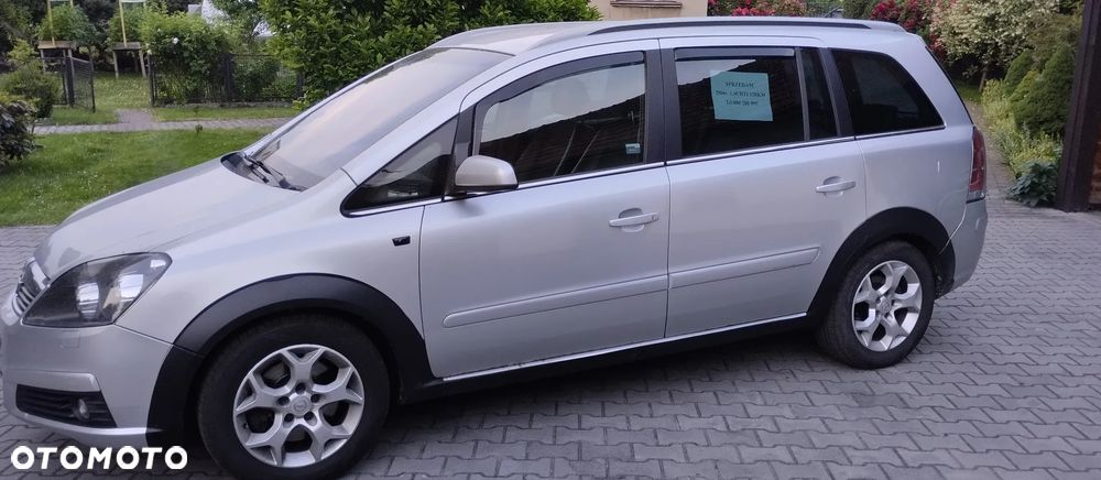Opel Zafira 1.9 CDTI Cosmo - 3